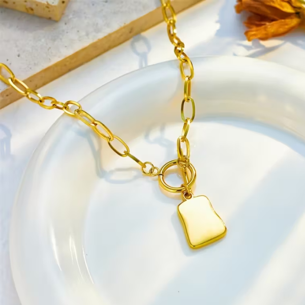 Interlocking white pendant necklace - Image 3