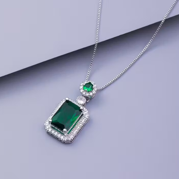 Green Stone Pendant Necklace - Image 3