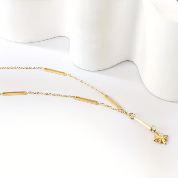 Hollow crystal star pendant necklace - Image 3